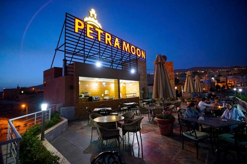 Petra Moon Hotel фото и отзывы