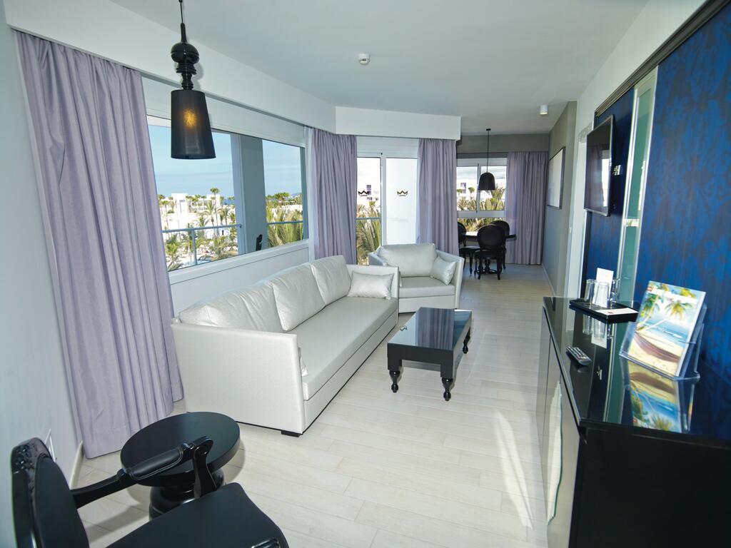 Цены в отеле Riu Palace Meloneras Resort