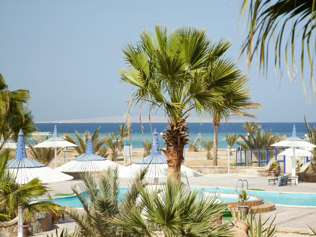Coral Beach Hurghada (ex.Coral Beach Rotana Resort) photos of tourists