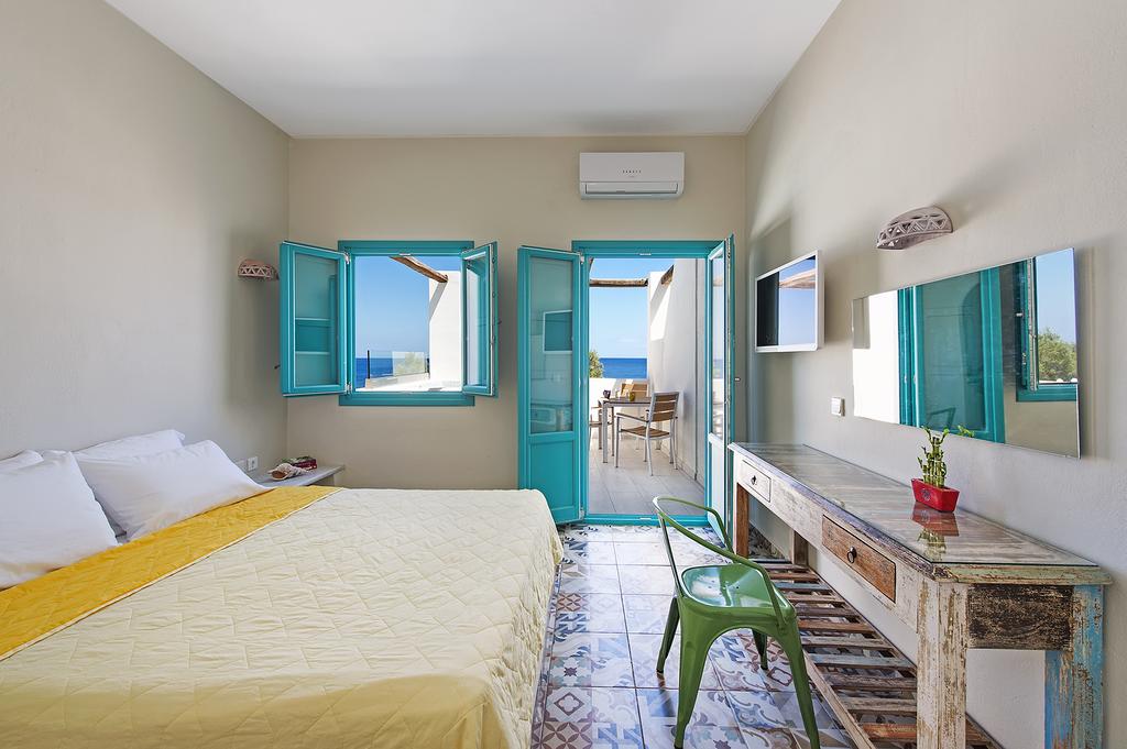 Tours to the hotel Nissia Apartments Santorini Island Greece