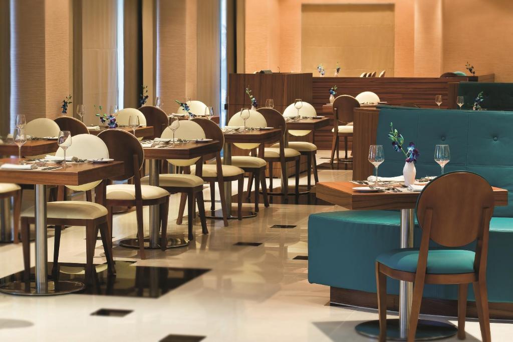 Горящие туры в отель Avani Deira Dubai Hotel (ex. Movenpick Hotel) Дубай (город) ОАЭ