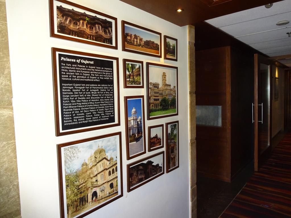 Hotel Cosmopolitan Ahmedabad, Индия, Ахмадабад, туры, фото и отзывы