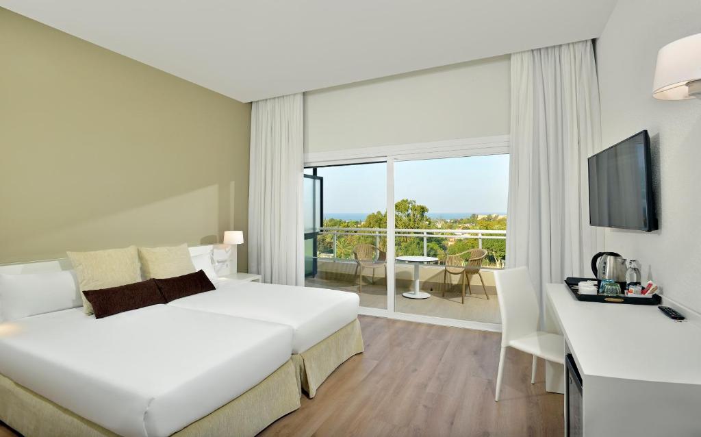 Горящие туры в отель Sol Marbella Estepona - Atalaya Park Коста-дель-Соль Испания