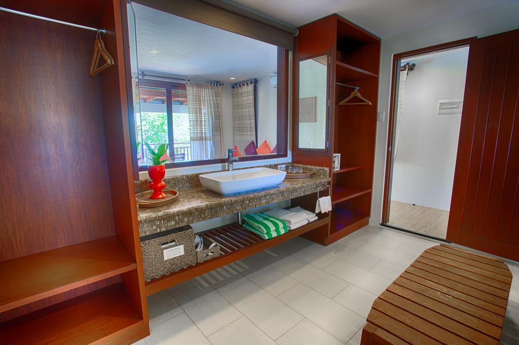 Ціни в готелі Amun Ini Resort
