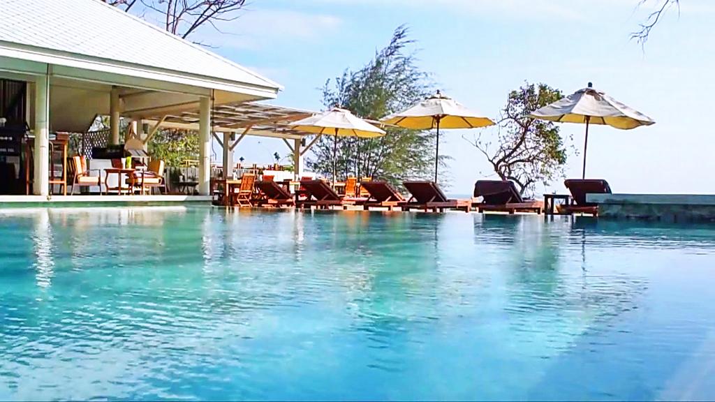 Отель, Baan Bayan Beach Resort