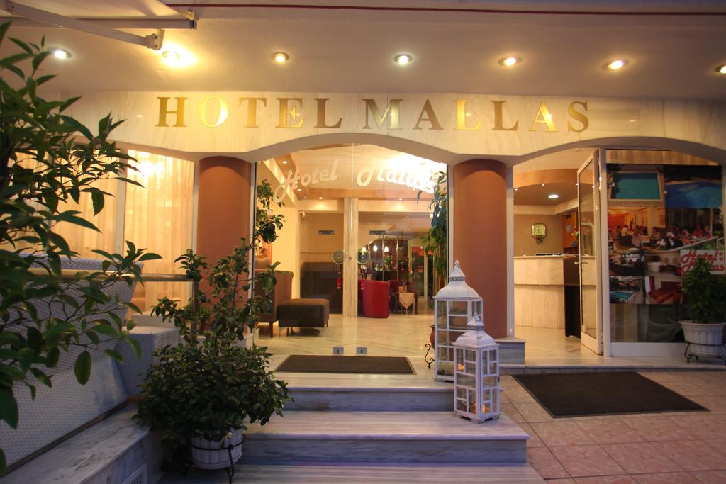 Mallas Hotel, tourists photos