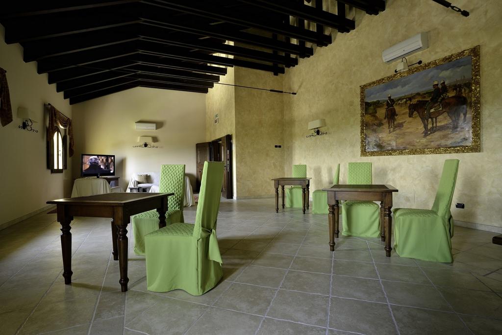 Відпочинок в готелі Tenuta San Francesco Барлетта-Андрія-Трані Італія
