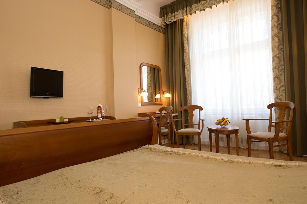 Civis Grand Hotel Aranybika, Дебрецен цены