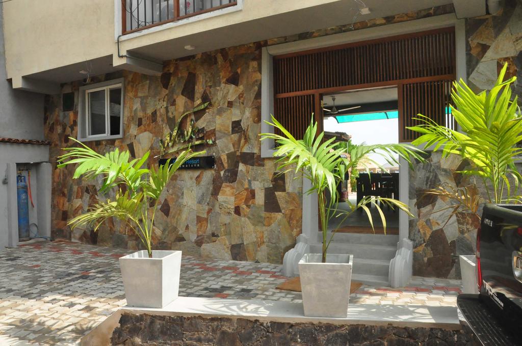 Відпочинок в готелі Wave Beach Resort Унаватуна Шрі-Ланка