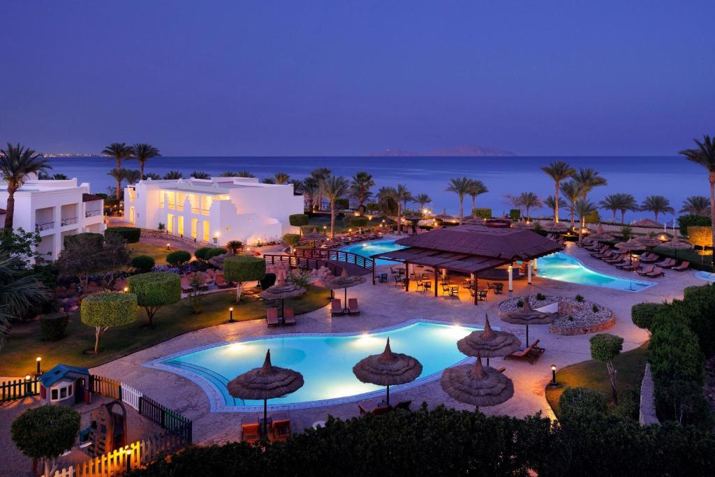 Горящие туры в отель Renaissance By Marriott Golden View Beach Resort