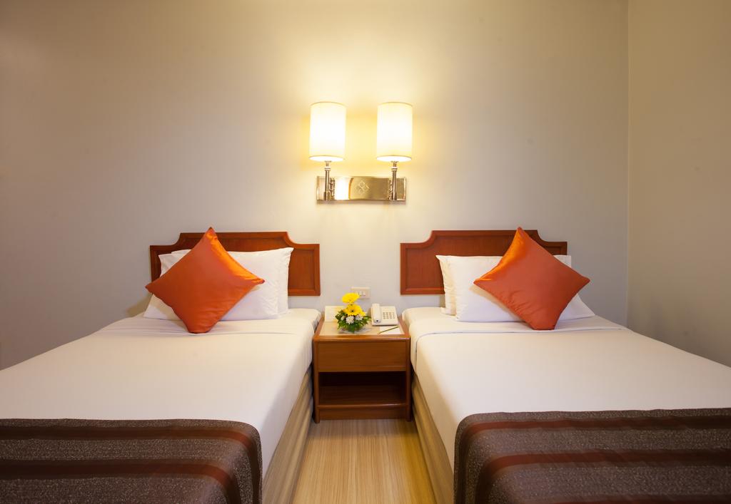 Відпочинок в готелі Phuket Merlin