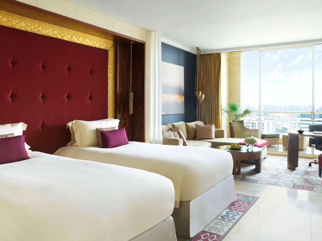 Відпочинок в готелі Raffles Dubai