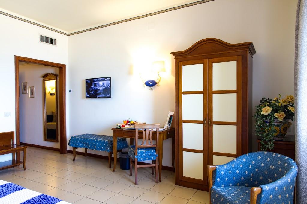 Горящие туры в отель Riva Del Sole Hotel (Cefalu) Искья (остров) Италия