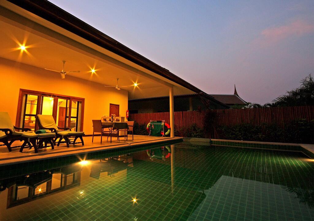 At Pool Villa Resort, Pattaya