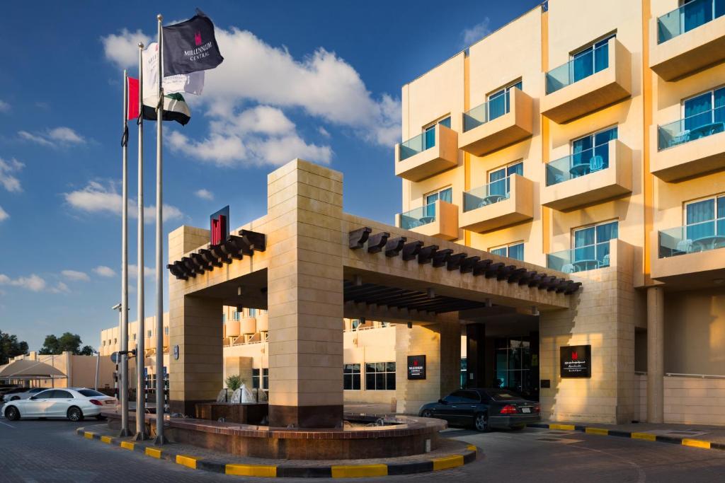 Отдых в отеле Millennium Central Mafraq Hotel Абу-Даби