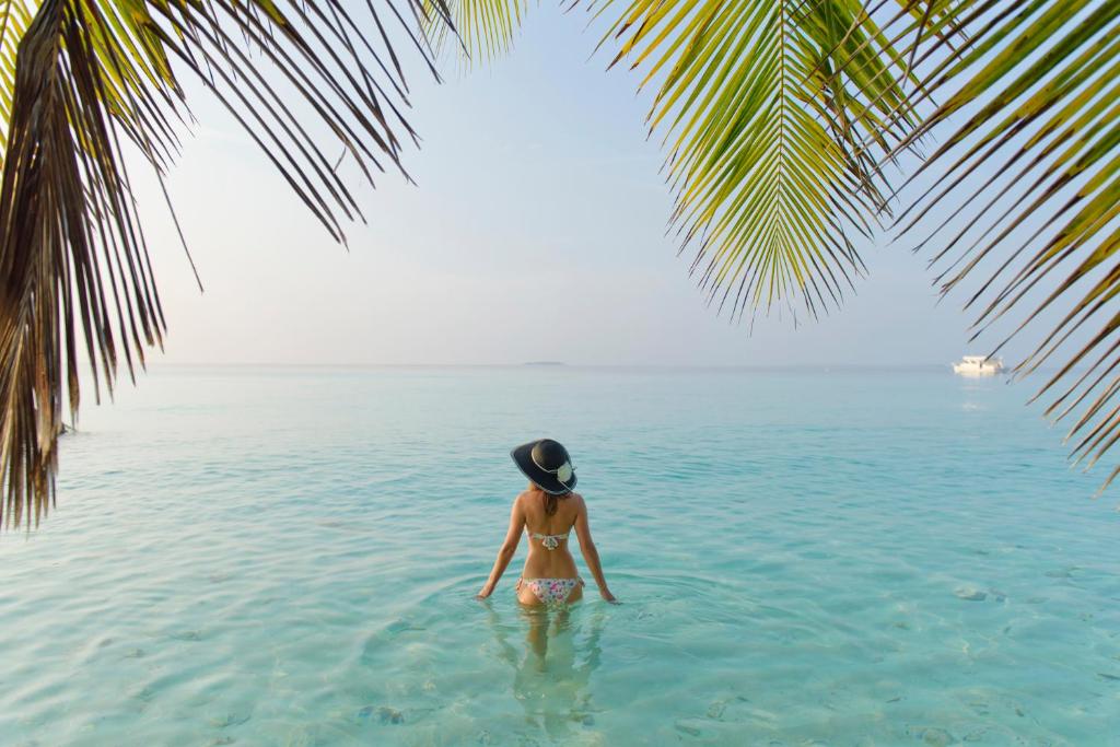 Malediwy Eriyadu Island Resort