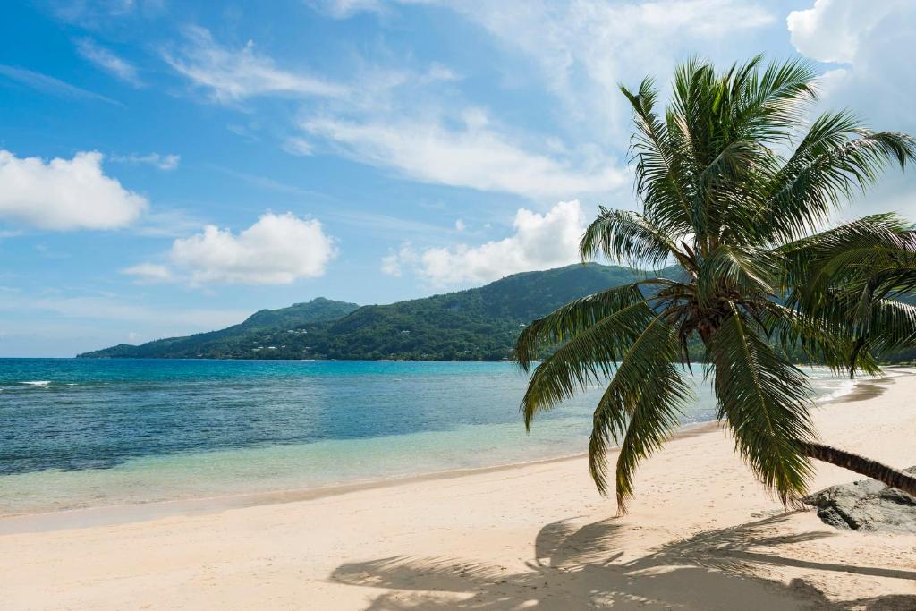 Горящие туры в отель Fisherman's Cove Resort (ex. Le Meridien Fisherman'S Cove) Маэ (остров) Сейшелы