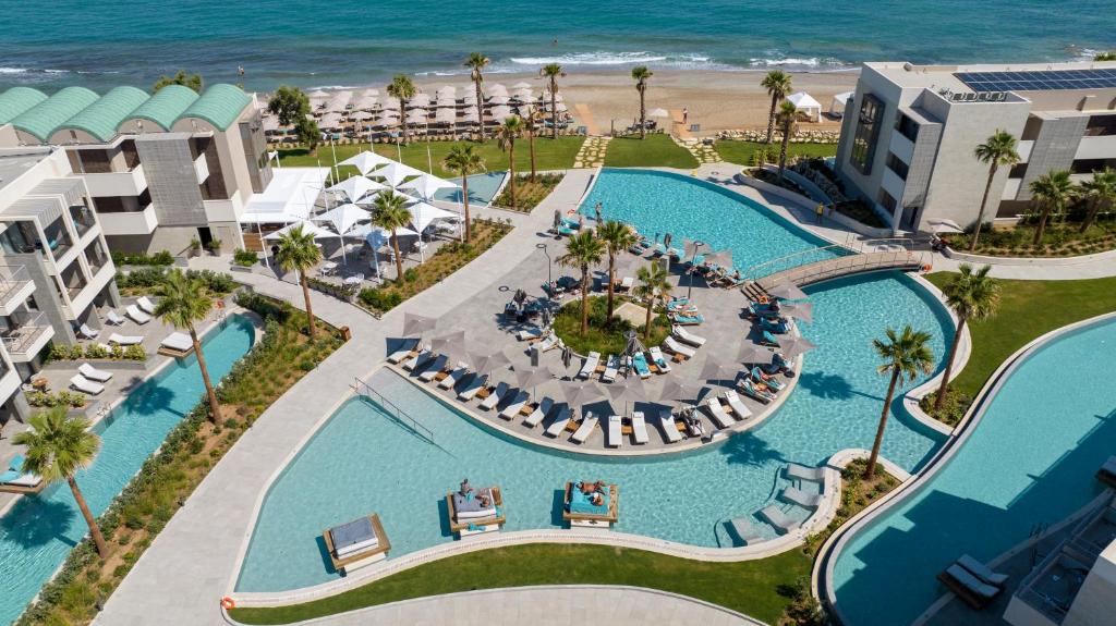 Ціни, Amira Beach Resort & Spa