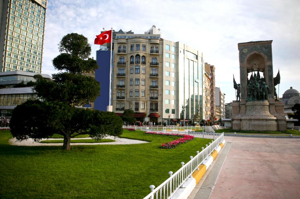 Tours to the hotel Cihangir Palace Hotel Istanbul Turkey