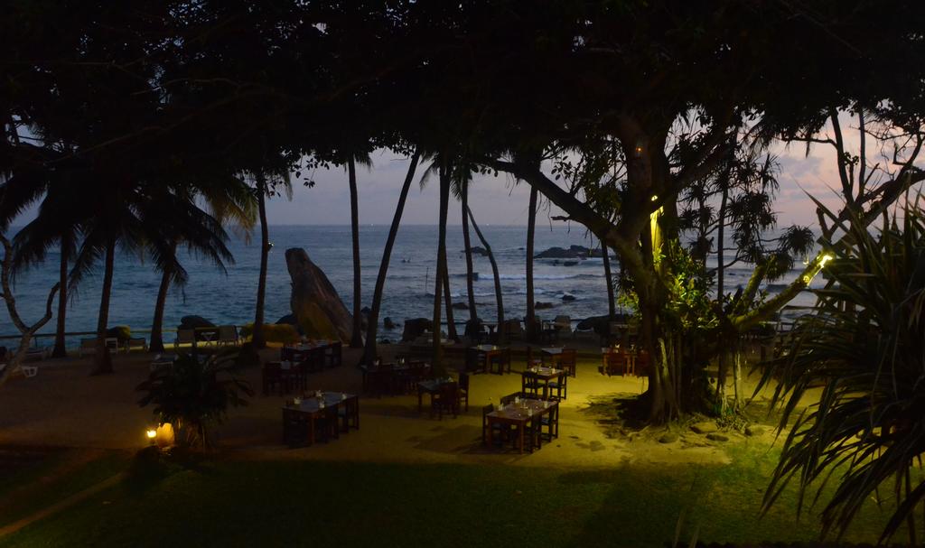 Туры в отель Sri Gemunu Beach Resort Унаватуна