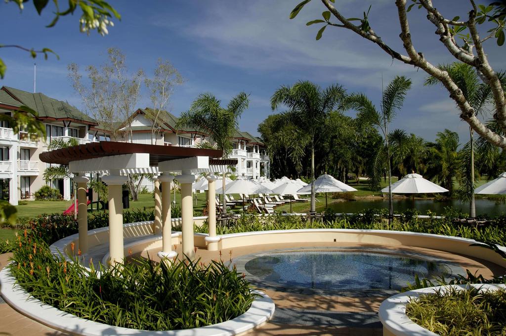 Отель, Homm Suites Laguna (ex. Laguna Holiday Club)