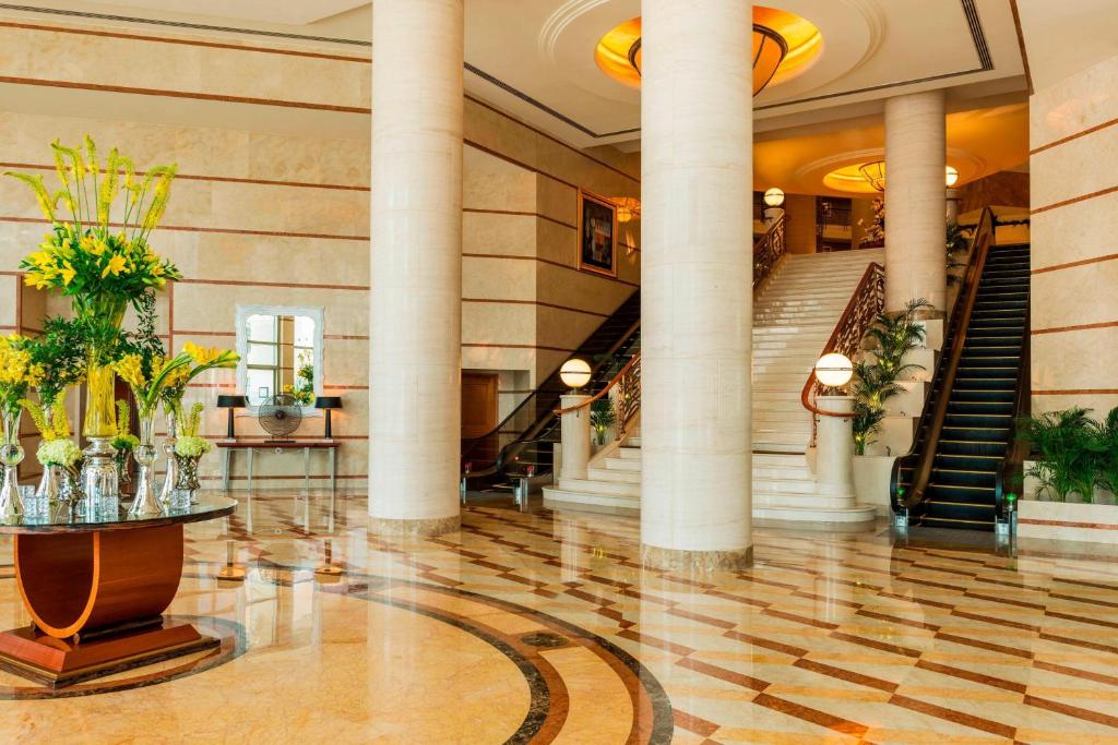 Sheraton Dubai Creek Hotel & Towers, photos of the territory