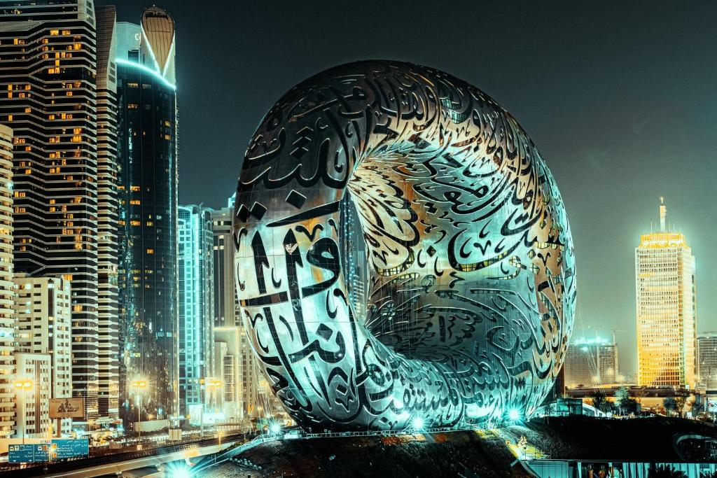Готель, Дубай (місто), ОАЕ, Holiday Inn Express Dubai Safa Park