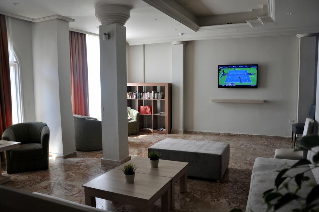 Відпочинок в готелі Manolya Hotel Кіренія Туреччина