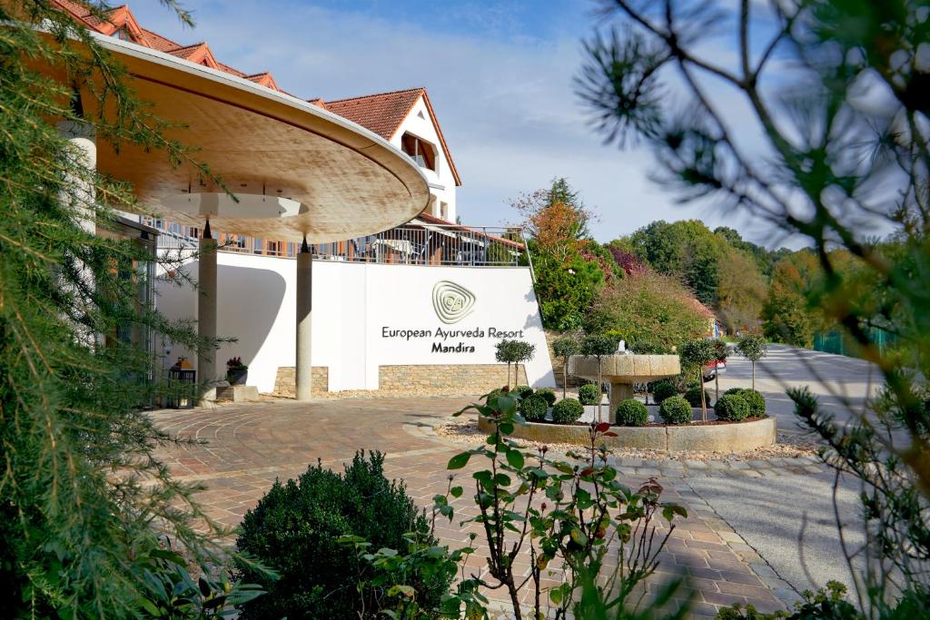 Горящие туры в отель Ayurveda Resort Mandira (ex. Hotel Thermenhof Paierl) Бад-Вальтерсдорф