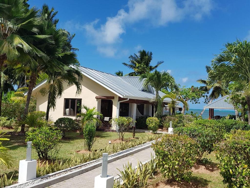 Villas De Mer Hotel, Seychelles, Praslin Island, tours, photos and reviews