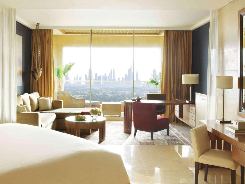 Отель, Raffles Dubai