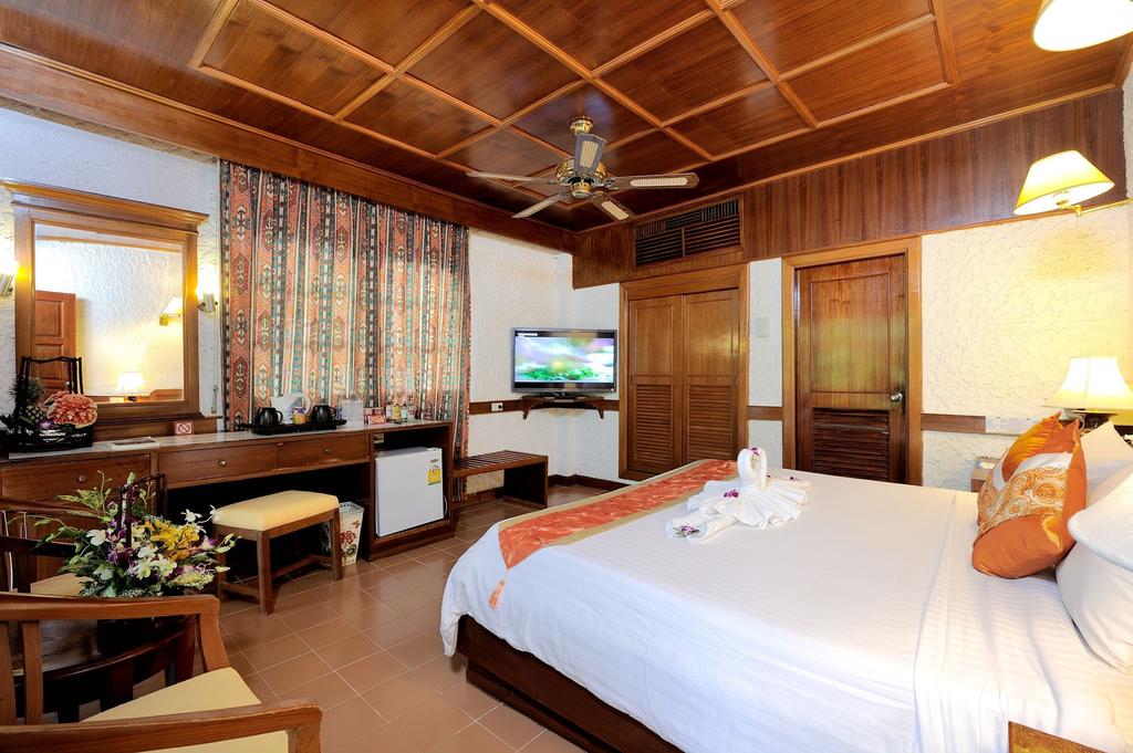 Горящие туры в отель Tropica Bungalow Hotel & Restaurant Пхукет Таиланд