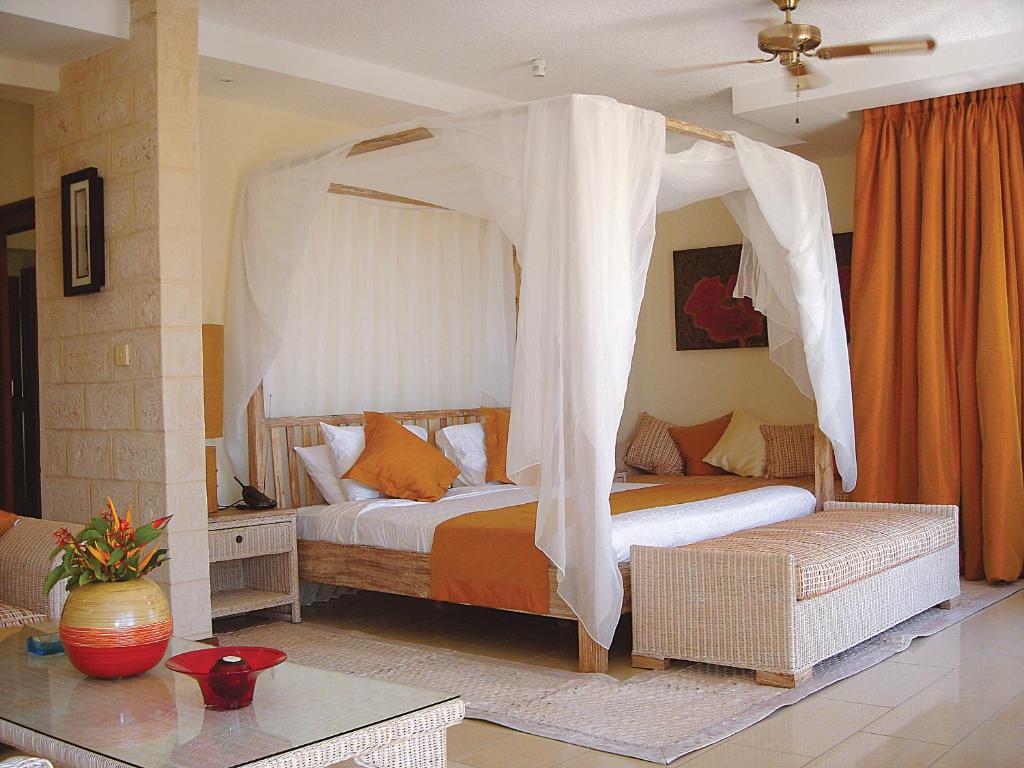 Відпочинок в готелі Leopard Beach Resort Момбаса Кенія