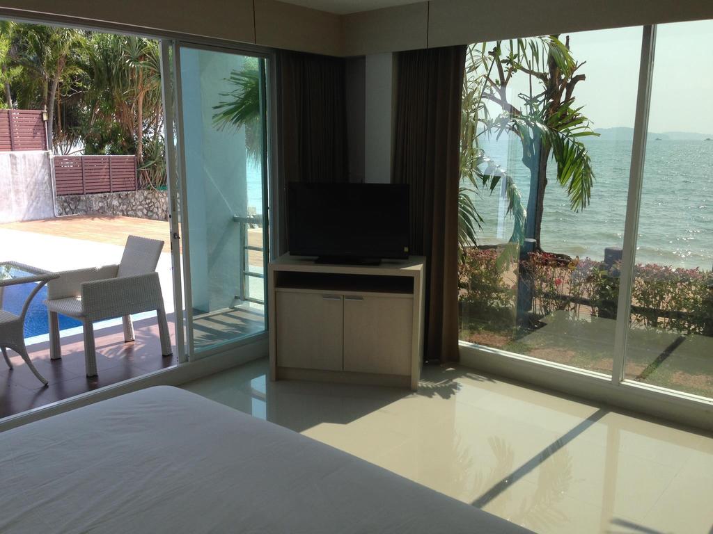 Отзывы про отдых в отеле, Chalong Beach Front Residence