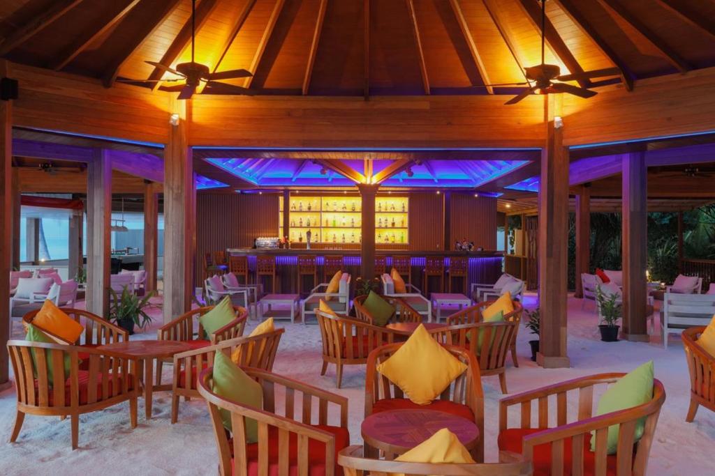 Dhigufaru Island Resort ціна