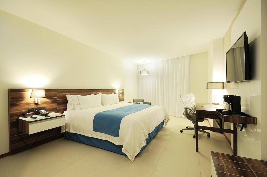 Горящие туры в отель Holiday Inn Puerto Vallarta