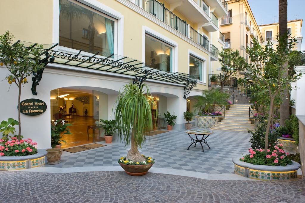 Oferty hotelowe last minute Grand Hotel La Favorita Zatoka Neapolitańska Włochy