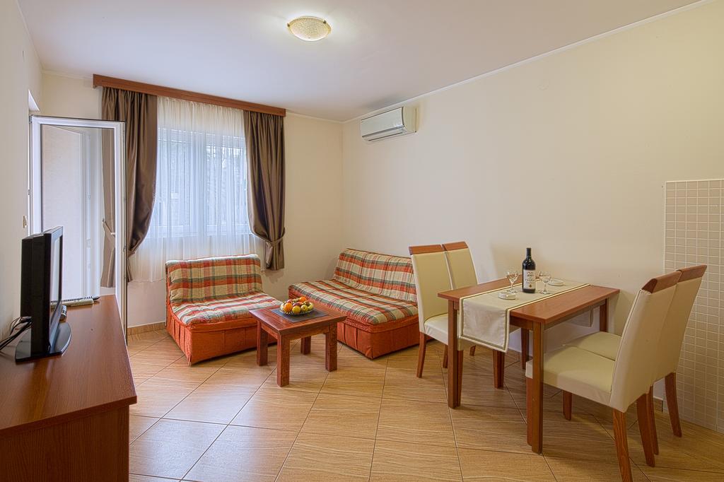 Tours to the hotel Apartments Holiday Lux Petrovac Montenegro