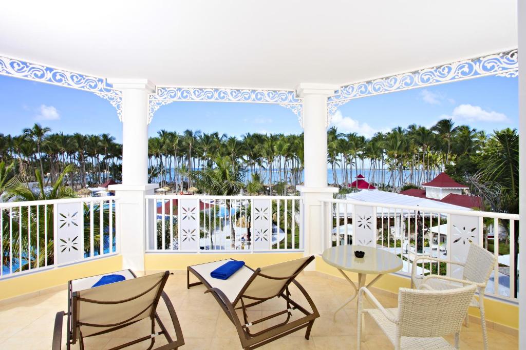 Відпочинок в готелі Bahia Principe Luxury Bouganville