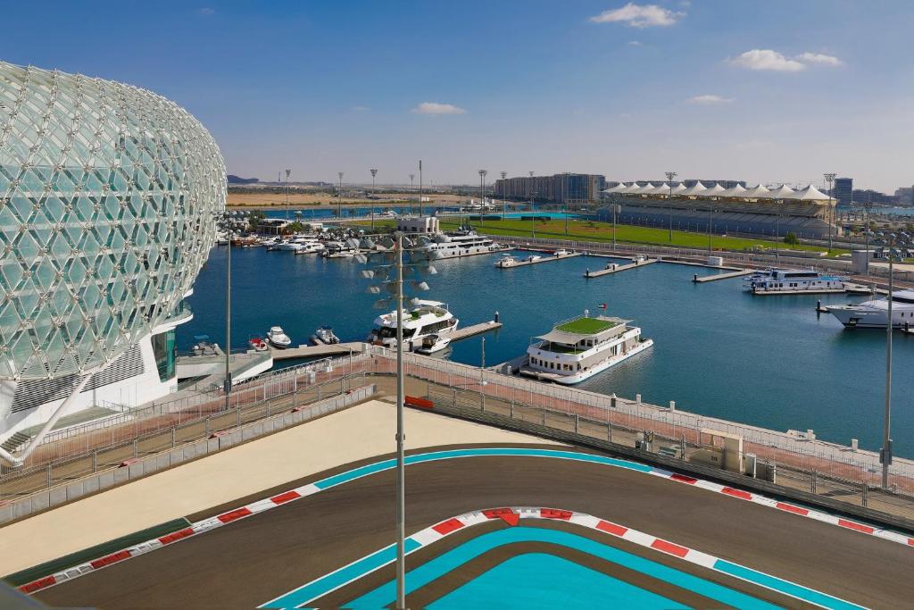 Горящие туры в отель W Abu Dhabi - Yas Island (ex. Yas Hotel) Абу-Даби ОАЭ
