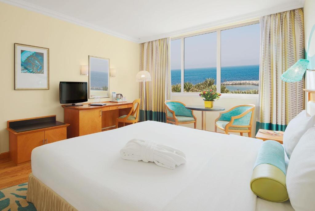 Hotel, 4, Coral Beach Resort Sharjah