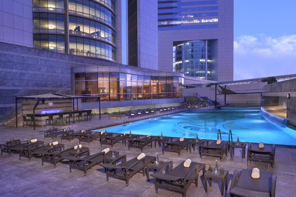 Відгуки про готелі Jumeirah Emirates Towers