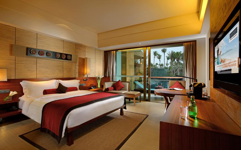 Ціни в готелі Pullman Oceanview Sanya Bay Resort & Spa