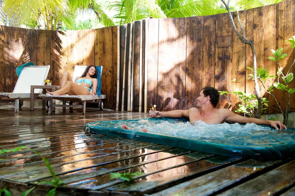 Відпочинок в готелі Bora Bora Pearl Beach Resort Бора-Бора