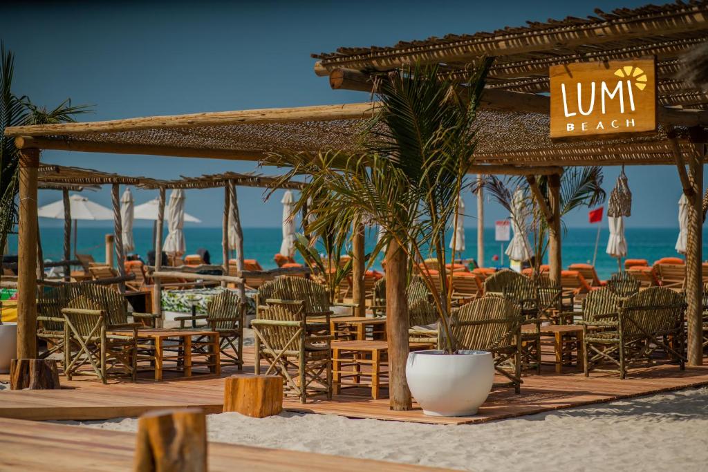 Отдых в отеле Umm Al Quwain Beach Hotel