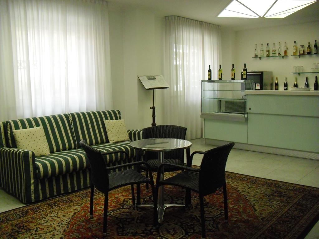 Club House Residence Hotel, Италия, Каттолика, туры, фото и отзывы