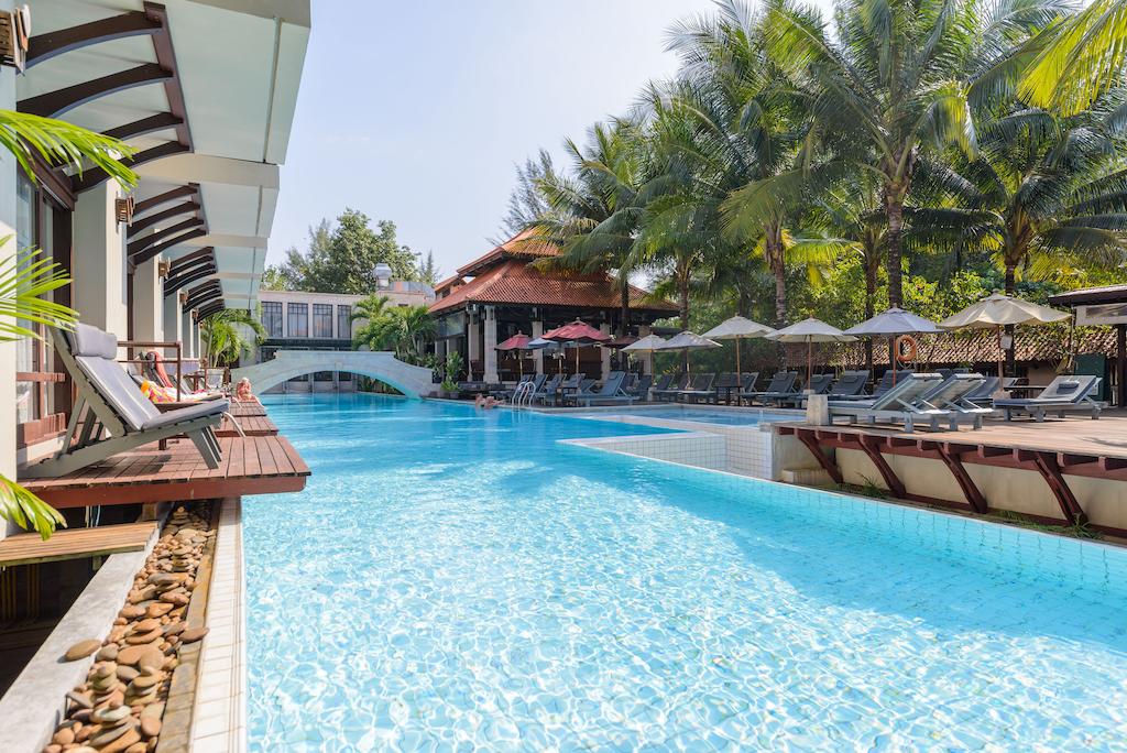Цены в отеле Khaolak Oriental Resort