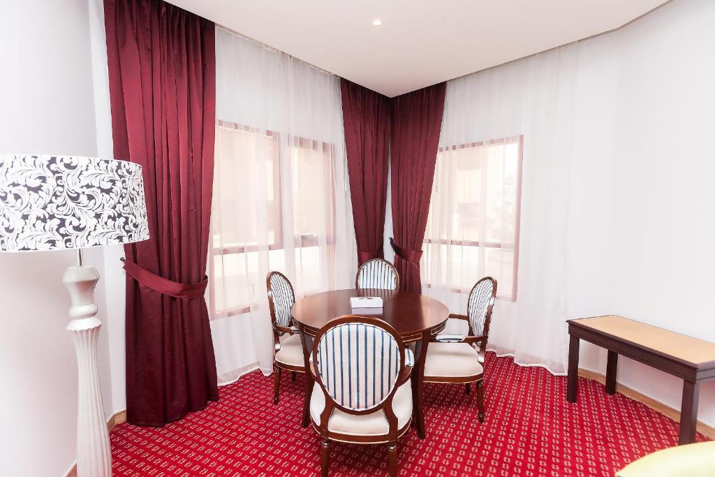 Red Castle Hotel Sharjah ціна