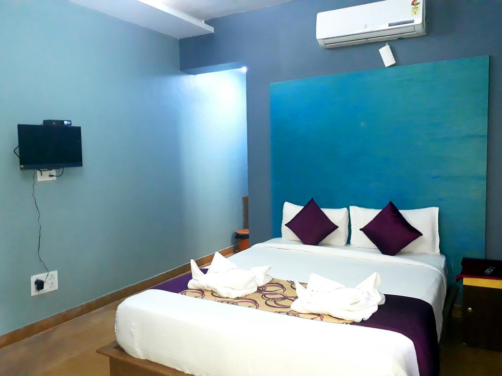Resort Maximum Holiday Inn, Анжуна, Индия, фотографии туров