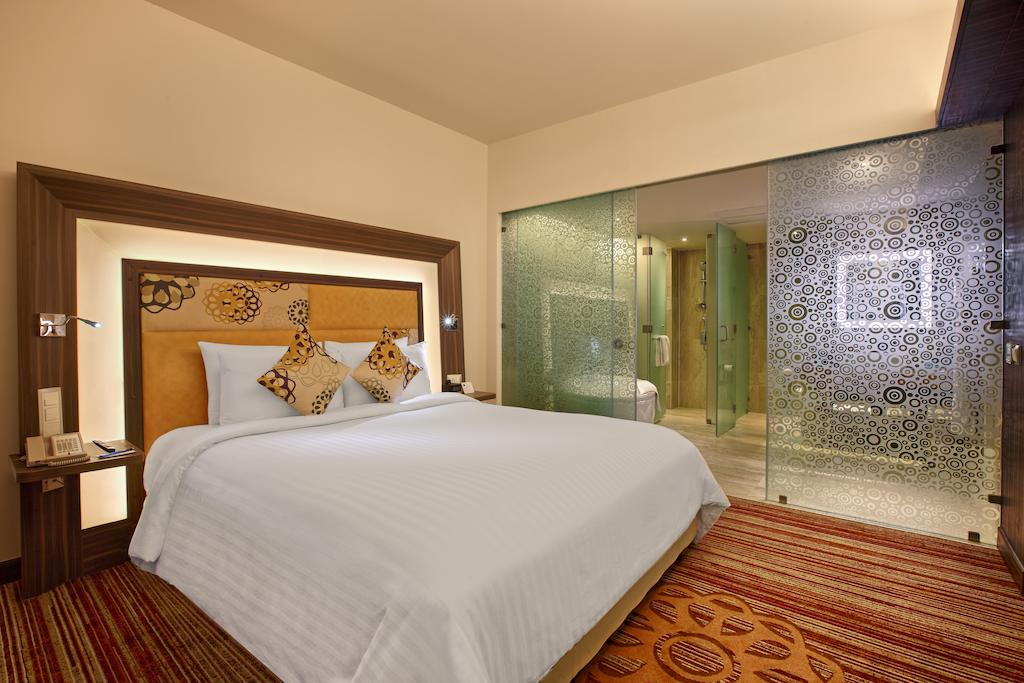Ceny hoteli Novotel Pune Nagar Road